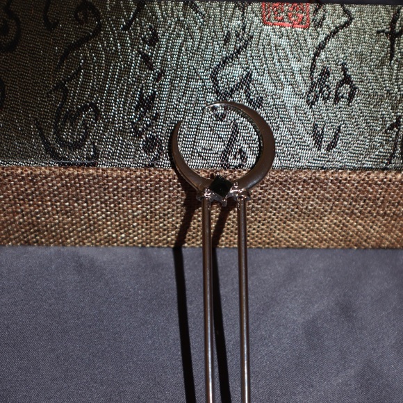 Moon shape hairpin - Picture 3 of 3